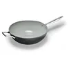 Image de Moneta Harmonia Finegres Wok 32 cm 1manche + 1 poignée, revêtement naturel FineGres (pas de PFAS), également pour induction. 100 % Made in Italy.