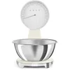 Image de Smeg, Balance de Cuisine Numérique et Analogique KSF01PBWW, Bol Amovible en Acier Inox de 1,8 L, Quatre Unités de Mesure g/ml et lb.oz/fl.oz, avec Fonction Tare, Capacité Maximale 5kg, Crème