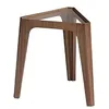 Image de Angel CERDÁ Table basse triangulaire en bois de noyer et verre trempé Table basse auxiliaire design Minimaliste