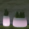 Image de MOOVERE Pot de fleurs lumineux en polyéthylène, léger et robuste, pour plantes et fleurs, intérieur et extérieur (solaire + batterie rechargeable, LED/RVB, haut)