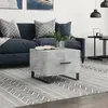 Image de vidaXL Table basse gris béton 50x50x40 cm bois d'ingénierie