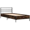 Image de vidaXL Bedframe bewerkt hout en metaal gerookt eikenkleurig 100x200 cm