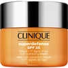 Image de Clinique Crème de jour Prévention anti-âge Superdéfense Soin multi-correction SPF25 - 30 ml