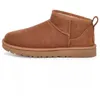 Image de Bottes UGG Classic Ultra Mini II en Cuir Marron pour Femme