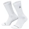 Image de Chaussettes Unisexes NIKE Jordan - Confort et Style Intemporel en Polyester Respirant