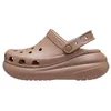 Image de Sabot à Enfiler Crocs Classic Crush Clog - Latté