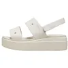 Image de Sandales à Scratches Crocs Brooklyn - Ouvert