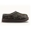 Image de Chaussons - UGG AUSTRALIA - Tasman - Cuir - Imprimé Léopard - Confort Inégalé