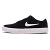 Image de Baskets Noires Homme Nike Charge Suede