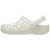 Image de Sabot à Enfiler Crocs Classic Floral Cut Out Clog - Crème
