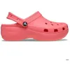 Image de Sabots CROCS Classic Platform Clog W pour femme roses 42-43