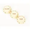 Image de Fender Fender 0991369 - Lot De 3 Boutons Pour Stratocaster (Volume, Tone, Tone) - Aged White en occasion ou reconditionné