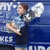 Image de XJING-Skateboard silencieux en érable quadruple avec motif de tête de mort-Capacité de 120 kg-79*19.5*9.5 cm