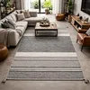 Image de Tapis kilim 80x150 rectangle fait main en coton gris et noir motif ethnique