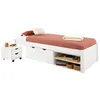 Image de Lit fonctionnel SABRINA lit simple 90x190 cm pour enfant 1 table de chevet sur roulettes 1 grand tiroir et 2 étagère en pin