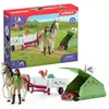 Image de Aventures au camping de Sarah coffret schleich avec 23 éléments inclus dont 1 cheval schleich et 1 personnage coffret figurines