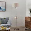 Image de Lindby lampadaire LED avec une