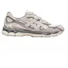 Image de Basket Asics GEL-NYC - Gris Blanc - Réf. 1201A789-103 - Tige en mesh synthétique - Fermeture à lacets