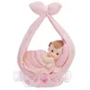 Image de Figurine petite fille dans une écharpe rose 11 cm - Rose