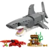 Image de LEGO Creator 3-en-1 Le redoutable requin et le coffre au trésor 31381
