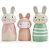 Image de Tender Leaf Toys Maison de poupées Famille de lapins