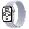 Image de Apple Watch SE GPS 40 mm Boîtier en Aluminium Argent avec Boucle Sport Nuée bleue version 2024