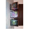 Image de Asmodee Coffret Tin PokÃ©mon 3 Boosters Et Boite Dinglu Ou Ogerpon Ou Serpente-Eau