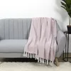 Image de Plaid Imprimé Géométrique Avec Franges Nouées 125x150cm Rose