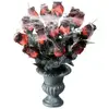 Image de Vase gothique avec roses rouges et toile