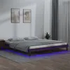 Image de vidaXL Cadre de lit à LED marron miel 200x200 cm bois massif