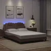 Image de vidaXL Cadre de lit avec lumières LED marron 120x200 cm similicuir
