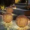 Image de Lampe solaire d'extérieur, boule solaire décoration jardin, lampe solaire rouille, piquet de sol, poinçonnage décoratif floral, métal, led blanc