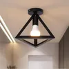 Image de Wottes - Plafonnier Industriel en Métal Triangle Lampe de Plafon Abat-jour Lustre Suspension pour Salon Café Noir