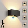 Image de Applique Murale intérieur/Extérieur avec Détecteur de Mouvement LED 24W Moderne Luminaire Murale,Éclairage Mural Etanche IP65 3000K blanc