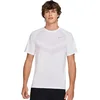 Image de Nike dri-fit advantage stride top in de kleur wit.