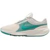 Image de Nike star runner 5 in de kleur wit.