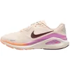 Image de Nike structure 26 in de kleur wit.