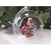 Image de Transparante kerstbal met Kerstman met slee en pakjes 9cmHxØ9cm