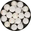 Image de Feeric Christmas Kleine kerstballen - 18x st - wit - D3 cm - kunststof - kerstversiering