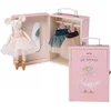 Image de Moulin Roty Ballet Muis in Koffertje met Tutu's | Ballerina Speelgoed | Knuffelmuisje in Speelgoedkoffer | 'La petite école de danse' | Ballet Cadeautje