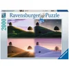 Image de Ravensburger puzzel Stemmingsvolle bomen en bergen - Legpuzzel - 2000 stukjes