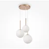 Image de Maytoni hanglamp goud 3-lichts   hanglamp E14 met opaalglazen bollen voor woonkamer