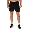 Image de Asics core 2n1 5in short in de kleur zwart.