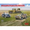Image de ICM Modelbouwpakket Auto - DS3526 Zelfrijdende luchtafweergeschutten van de Wehrmacht - Ford V3000 en 2x Personenkraftwagen Plastic - 1:35 - Modelbouw