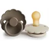 Image de FRIGG Daisy Fopspeen Croissant / Portobello 0-6 Mnd 2 Stuks