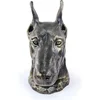 Image de Urn voor hondenas en tuinbeeld van Dobermann - kunst voor dierenliefhebbers