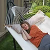 Image de SONGMICS Hängematte für 2 Personen, gepolstert, gesteppt, mit teilbaren gebogenen Bambusstangen, mit Kissen, Oxford-Gewebe, 200 x 140 cm, bis 225 kg belastbar, cremeweiß-beige GDC34BE