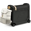 Image de Stokke JetKids Reisbundel, Zwart / Wit - Met BedBox Ride-On koffer en rugzak - Voor kinderen van 2-7 Jaar (tot 35 kg)