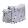 Image de Stokke JetKids Reispakket, Arctic Blue - Met BedBox Ride-On koffer en rugzak - Voor kinderen van 2-7 Jaar (tot 35 kg)