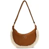 Image de GUESS schoudertas Amita Hobo Bag Cognac Lichtbruin
